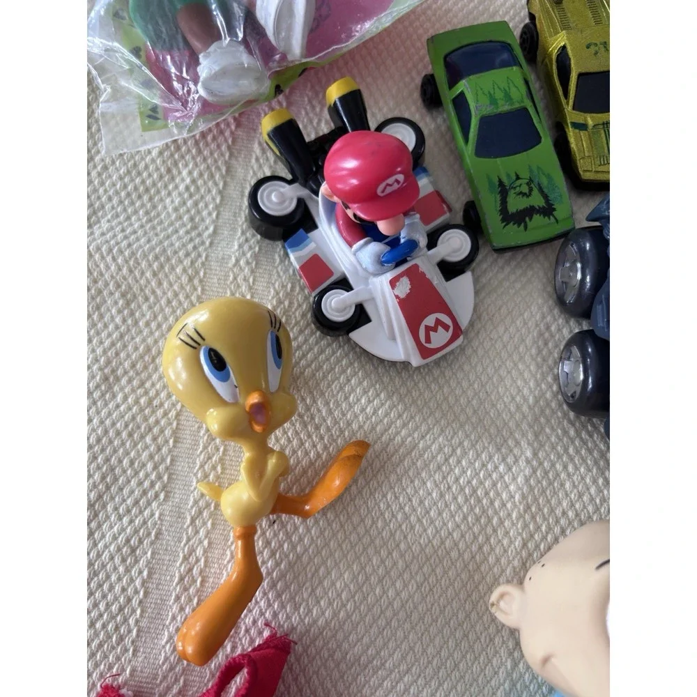 vintage toy collectors here‎ is a lot that has a little bit of everything 3475